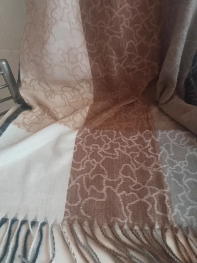 Cartera o Pashmina Tous