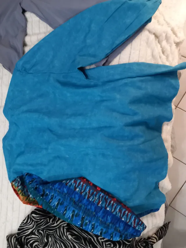 Camicia blu e multicolor