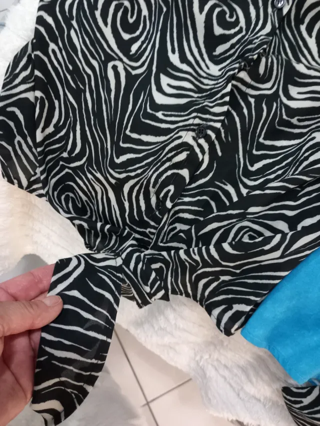 Camicia blu e multicolor