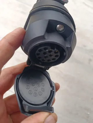 Adattatore rimorchio 12V 13 poli LED