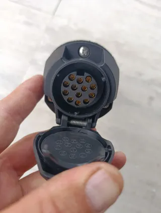 Adattatore rimorchio 12V 13 poli LED