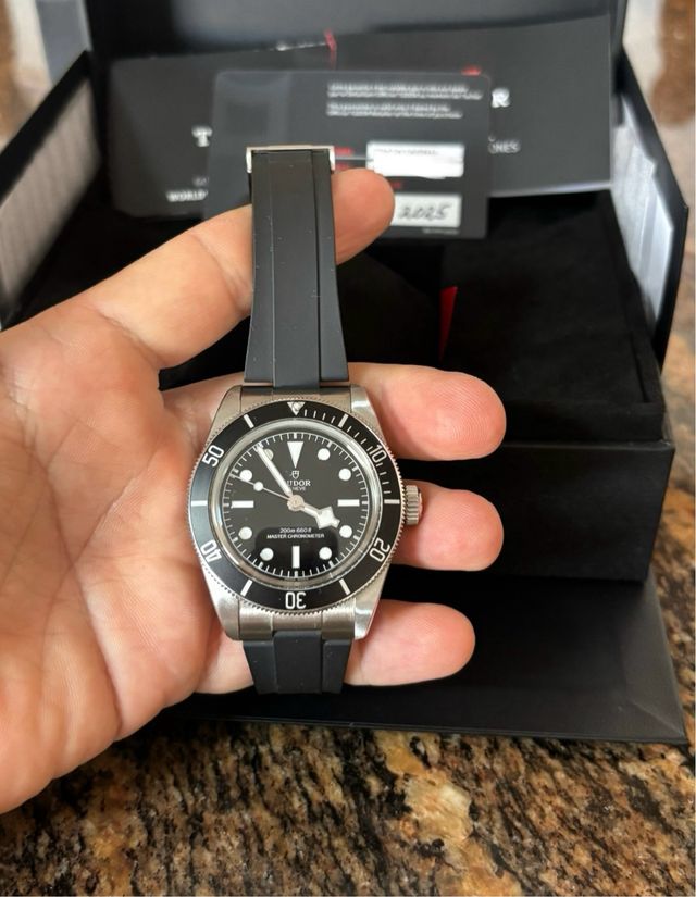 Caja Tudor Black Bay 41mm
