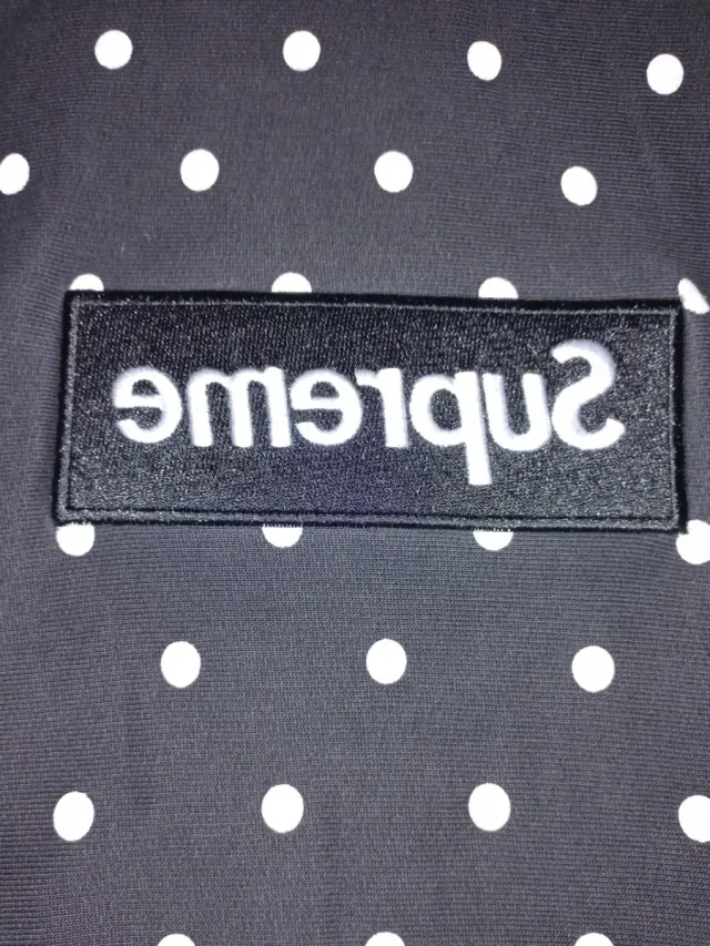 Sudadera Supreme x comme des Garçons