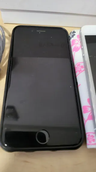 2 iPhones 5s y 6s (Negro y Blanco)