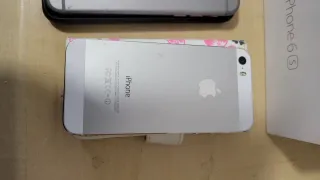 2 iPhones 5s y 6s (Negro y Blanco)