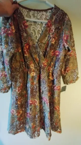 Lote Ropa Mujer: Vestidos y Camisetas