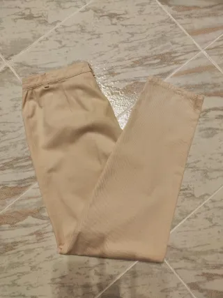 Pantalón beige claro