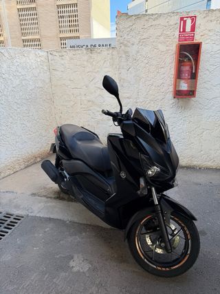 Yamaha X-Max 250 Negra