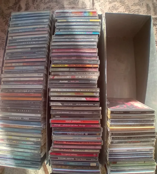 Lote 1 di 100 CD Musica Varia