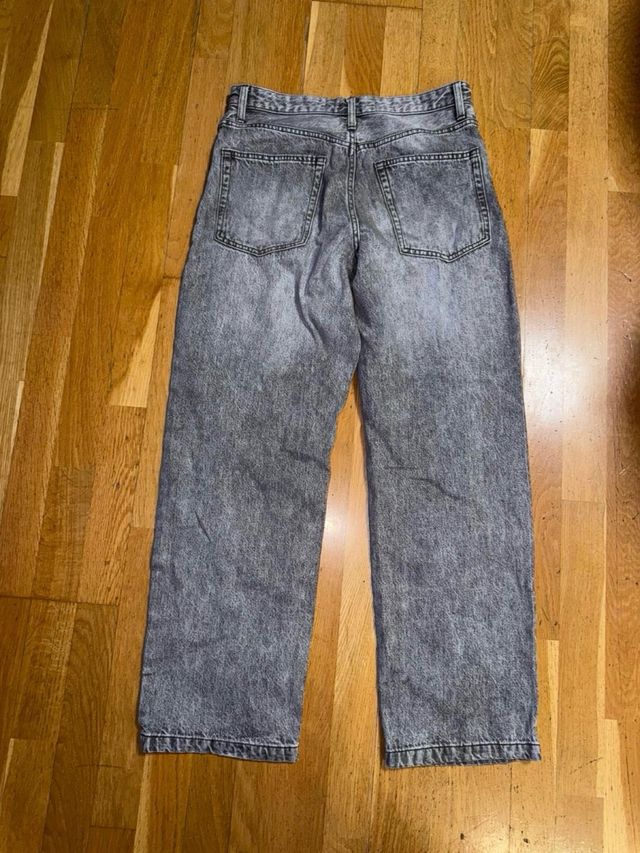 Vaqueros grises anchos