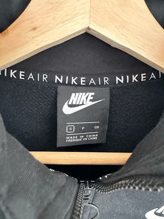 Sudadera Nike Air corta negra