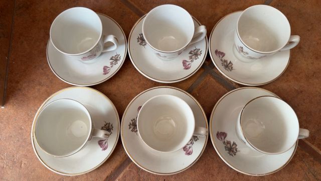 Juego 6 tazas de porcelana con platillos