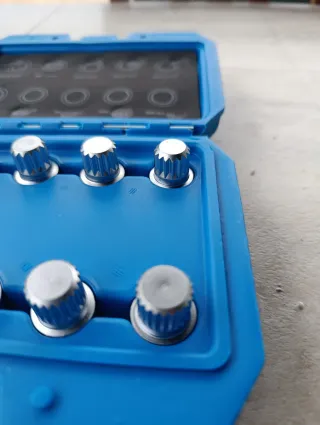 Set 10 Perni Antirrobo Brilliant Tools VW