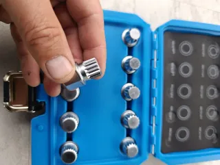 Set 10 Perni Antirrobo Brilliant Tools VW