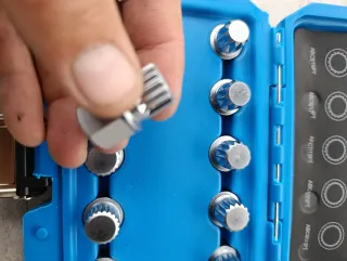 Set 10 Perni Antirrobo Brilliant Tools VW