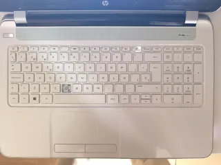 HP Pavilion Plata y Blanco