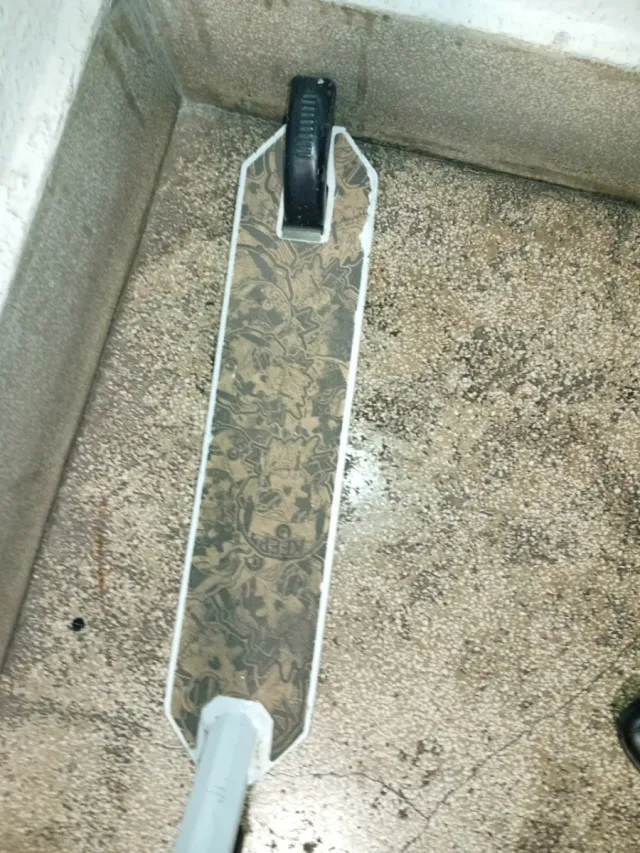 Patineta azul con timbre