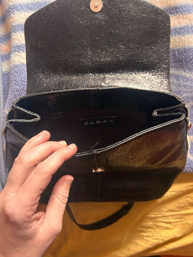 Mochila negra para vestir