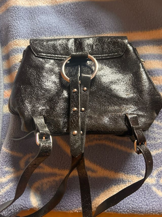 Mochila negra para vestir