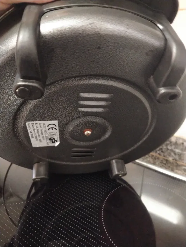 Pentola Elettrica Pizzapan - 12€