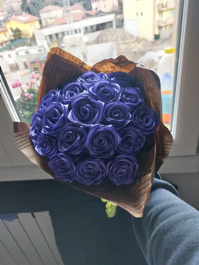 Mazzo di rose in tessuto