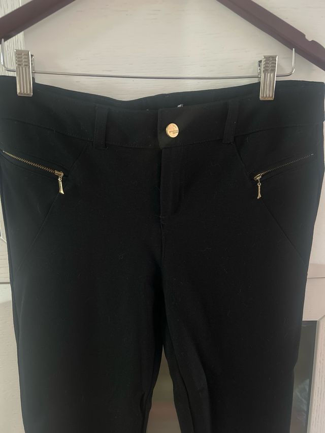 Pantalón negro chica