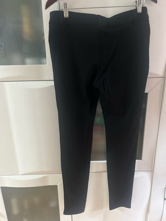 Pantalón negro chica