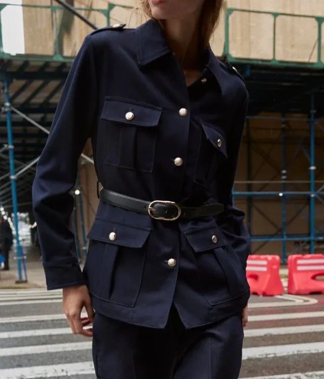 Chaqueta azul estilo militar