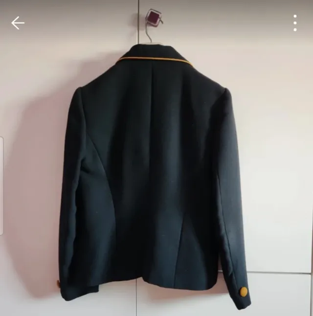 Chaqueta LEANDER negra con detalles dorados