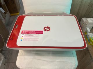 Impresora a color con escáner HP DeskJet 2633