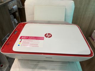 Impresora a color con escáner HP DeskJet 2633