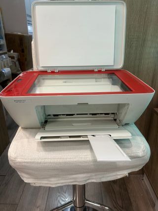 Impresora a color con escáner HP DeskJet 2633