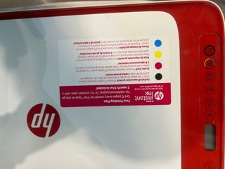 Impresora a color con escáner HP DeskJet 2633