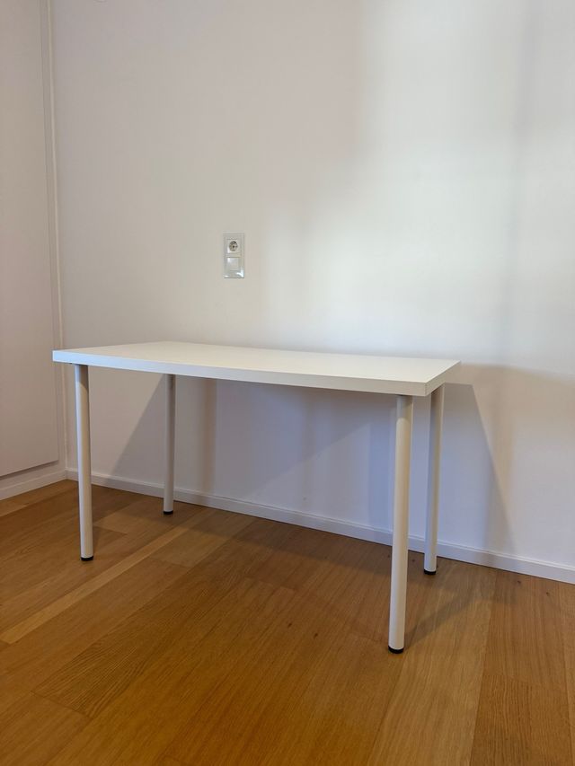 Tavolo bianco IKEA