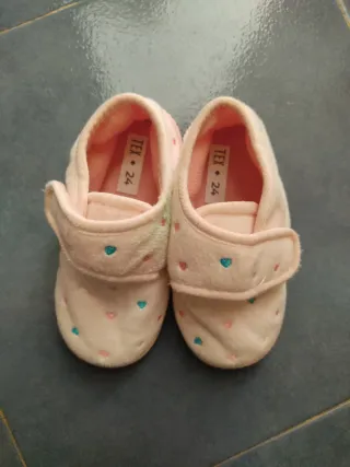 Zapatillas rosas infantiles talla 24