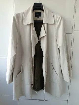 Gabardina verano y entretiempo de Cortefiel Woman