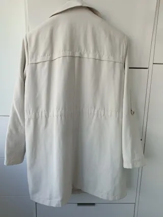 Gabardina verano y entretiempo de Cortefiel Woman