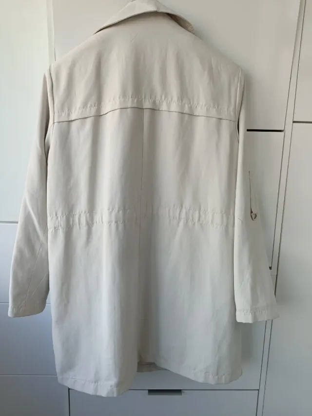 Gabardina verano y entretiempo de Cortefiel Woman