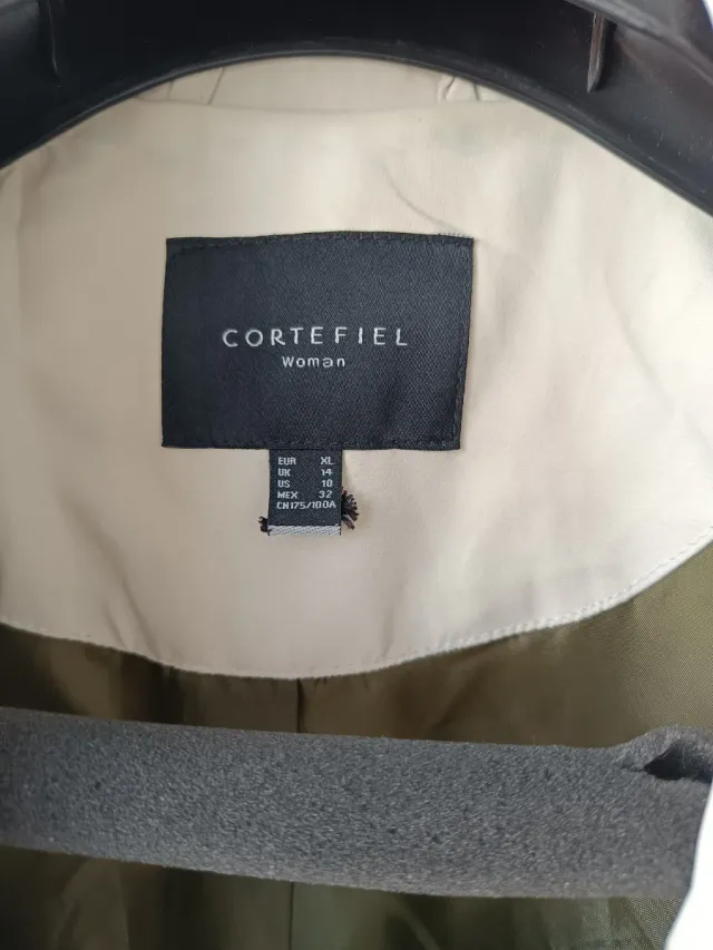 Gabardina verano y entretiempo de Cortefiel Woman