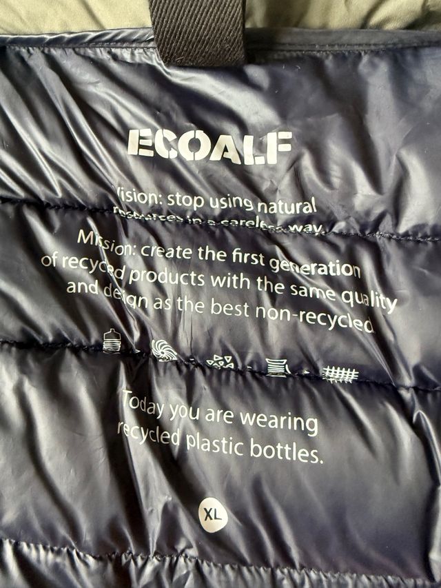Chaqueta Ecoalf acolchada verde nueva.