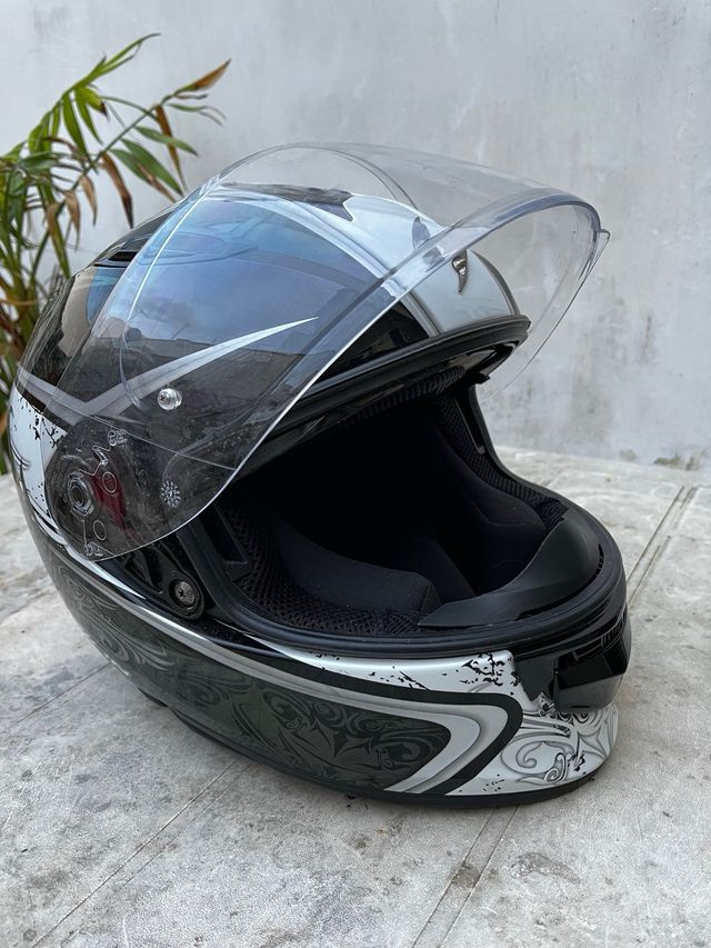 Casco Moto Scorpion Nero e Bianco