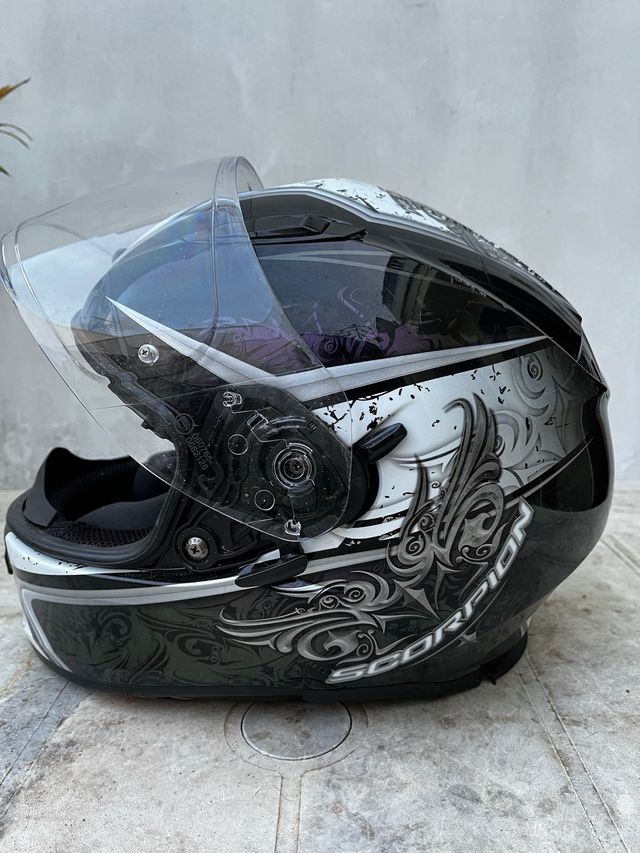 Casco Moto Scorpion Nero e Bianco