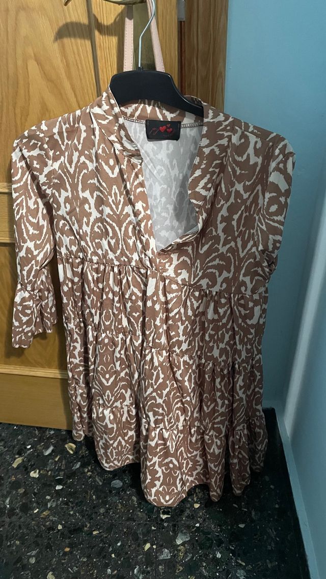 Vestido estampado marrón y blanco