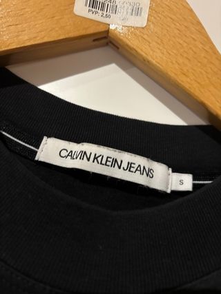 OFERTA! Camiseta Calvin Klein Jeans