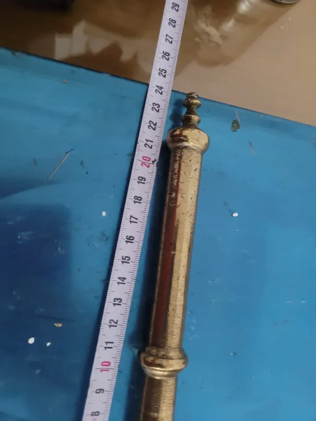 Antiga maça de almofariz de bronze