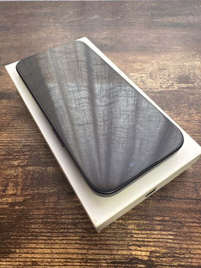 iPhone 15 128GB Excelente y Completo