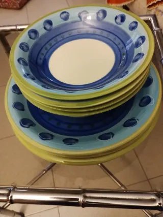 Set 4 piatti piani e 4 scodelle decorati a mano