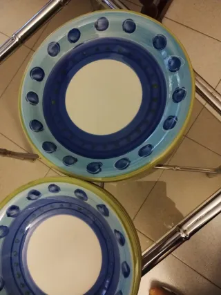 Set 4 piatti piani e 4 scodelle decorati a mano