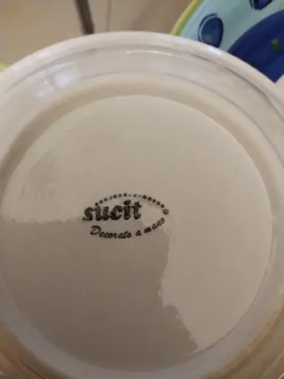 Set 4 piatti piani e 4 scodelle decorati a mano