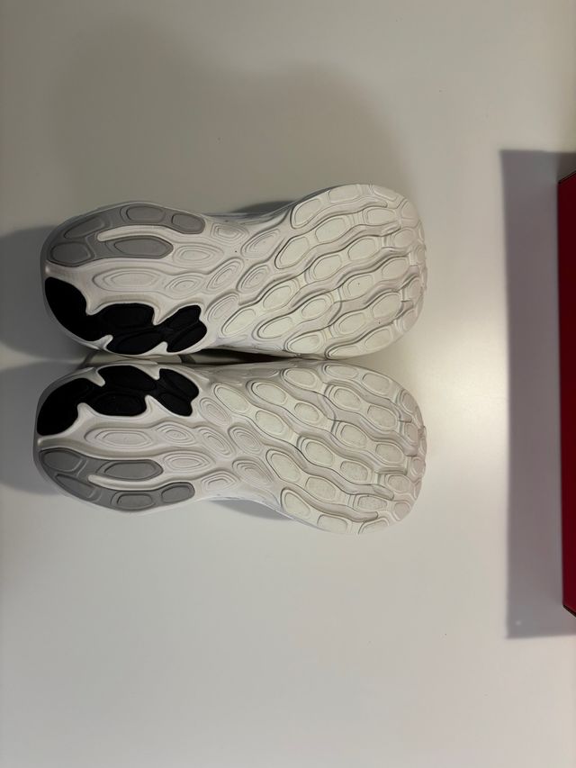 New Balance Fresh Foam X 1080 v13 grises